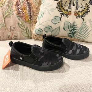 Oomphies Rascal Black & Grey Camo Slip-Ons
